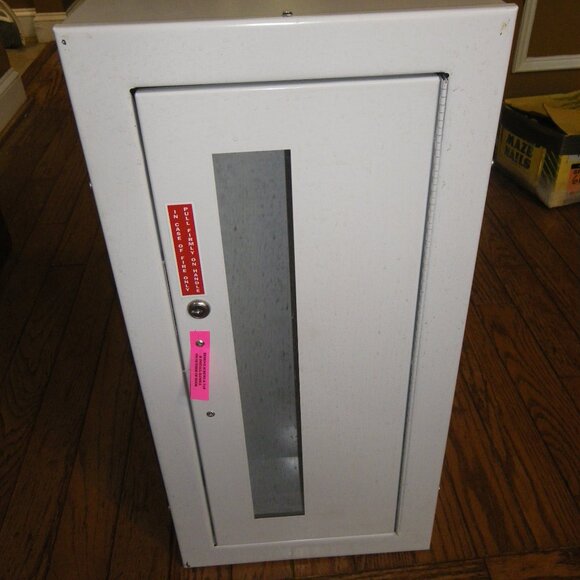 Larsen's Fire Extinguisher Cabinet Semi-Recessed Wall Mounted w/Lock & Key - Picture 2 of 5